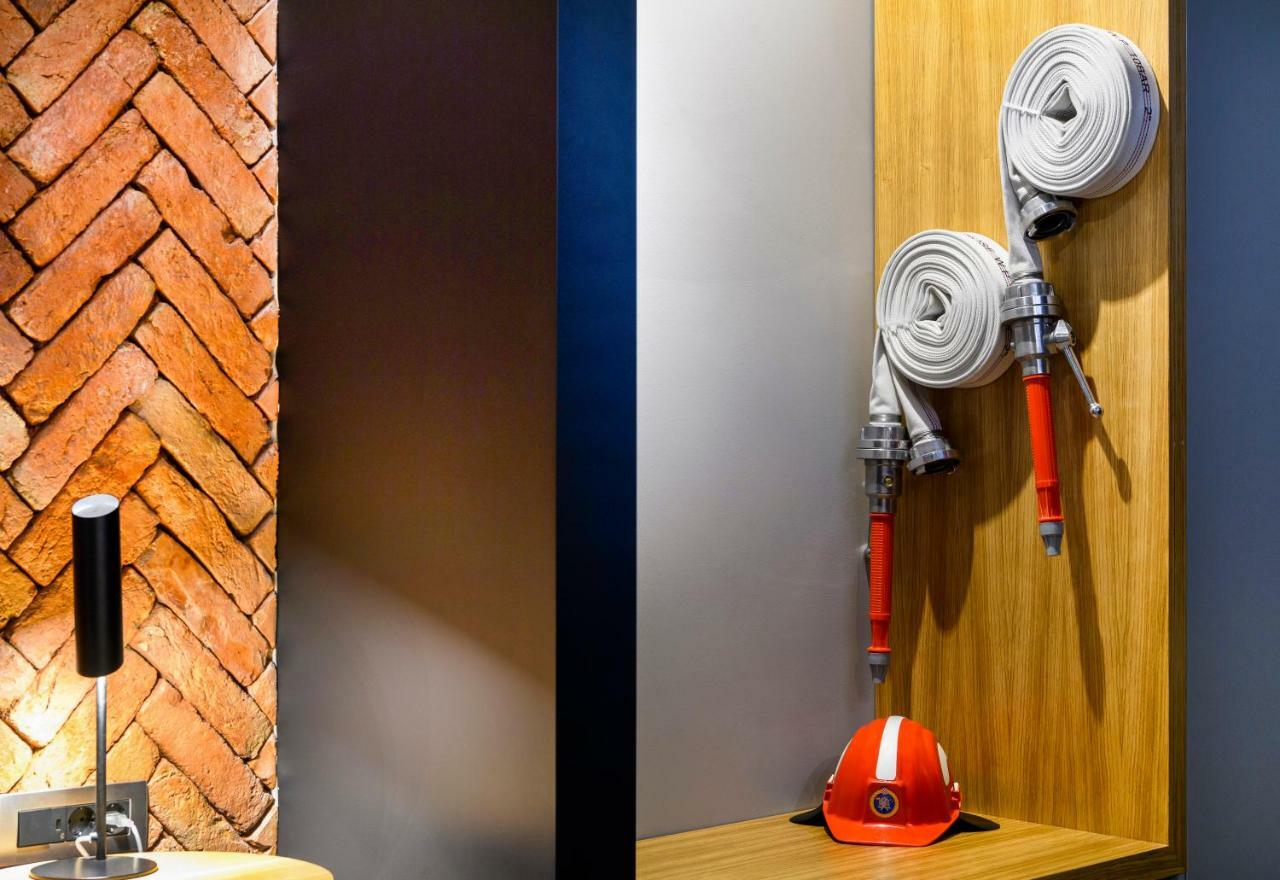 Split Industrial Design Rooms Esterno foto