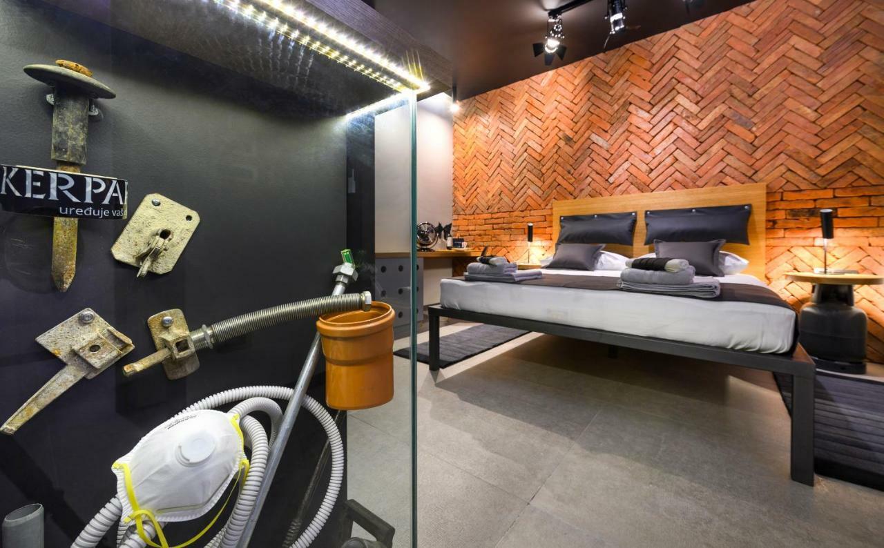 Split Industrial Design Rooms Esterno foto